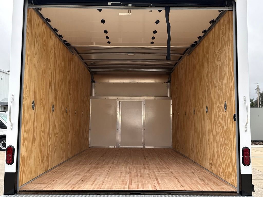 New 2026 Ford E-450 and Econoline 450 Super Duty w/ Power Equipment Group image 18