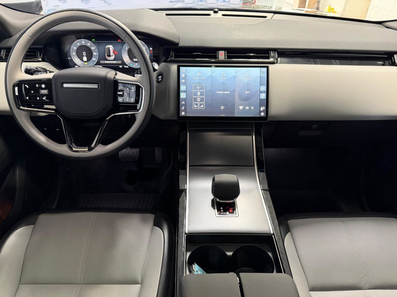Used 2026 Land Rover Range Rover Velar S AWD/4WD image 30