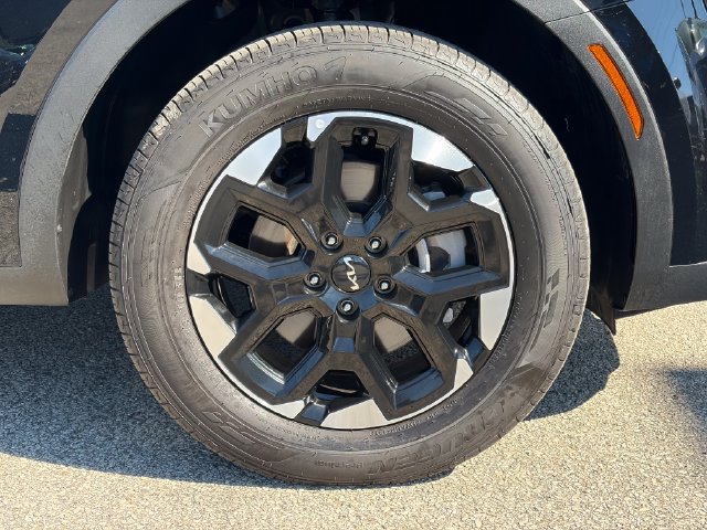 Certified 2025 Kia Sorento S AWD/4WD image 11