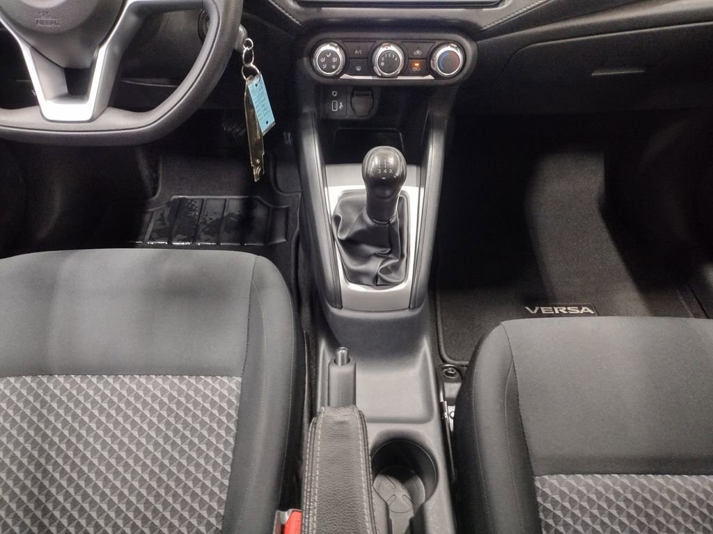 Used 2022 Nissan Versa S image 29