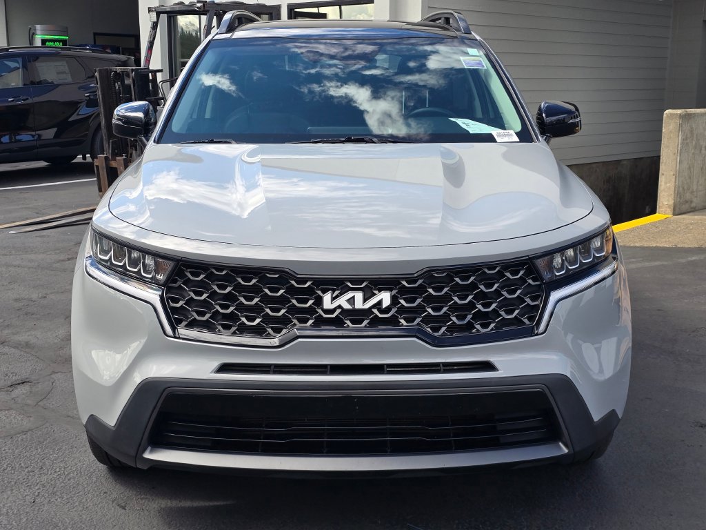Used 2023 Kia Sorento S w/ Panoramic Sunroof Package AWD/4WD image 2