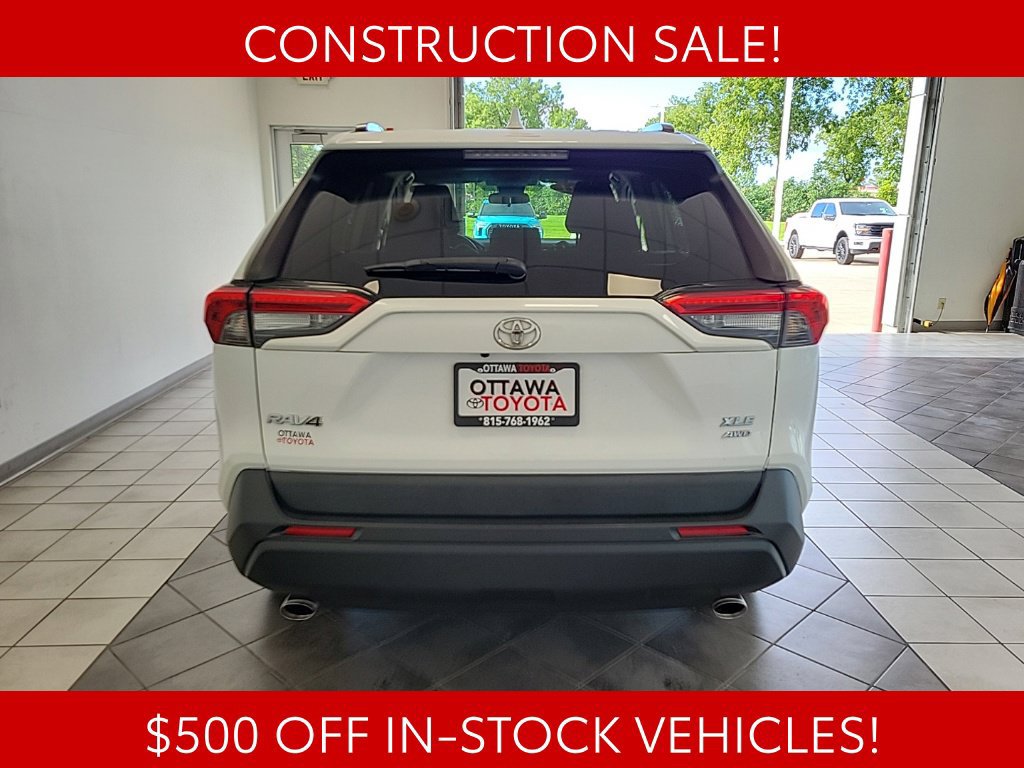 Used 2021 Toyota RAV4 XLE AWD/4WD image 6