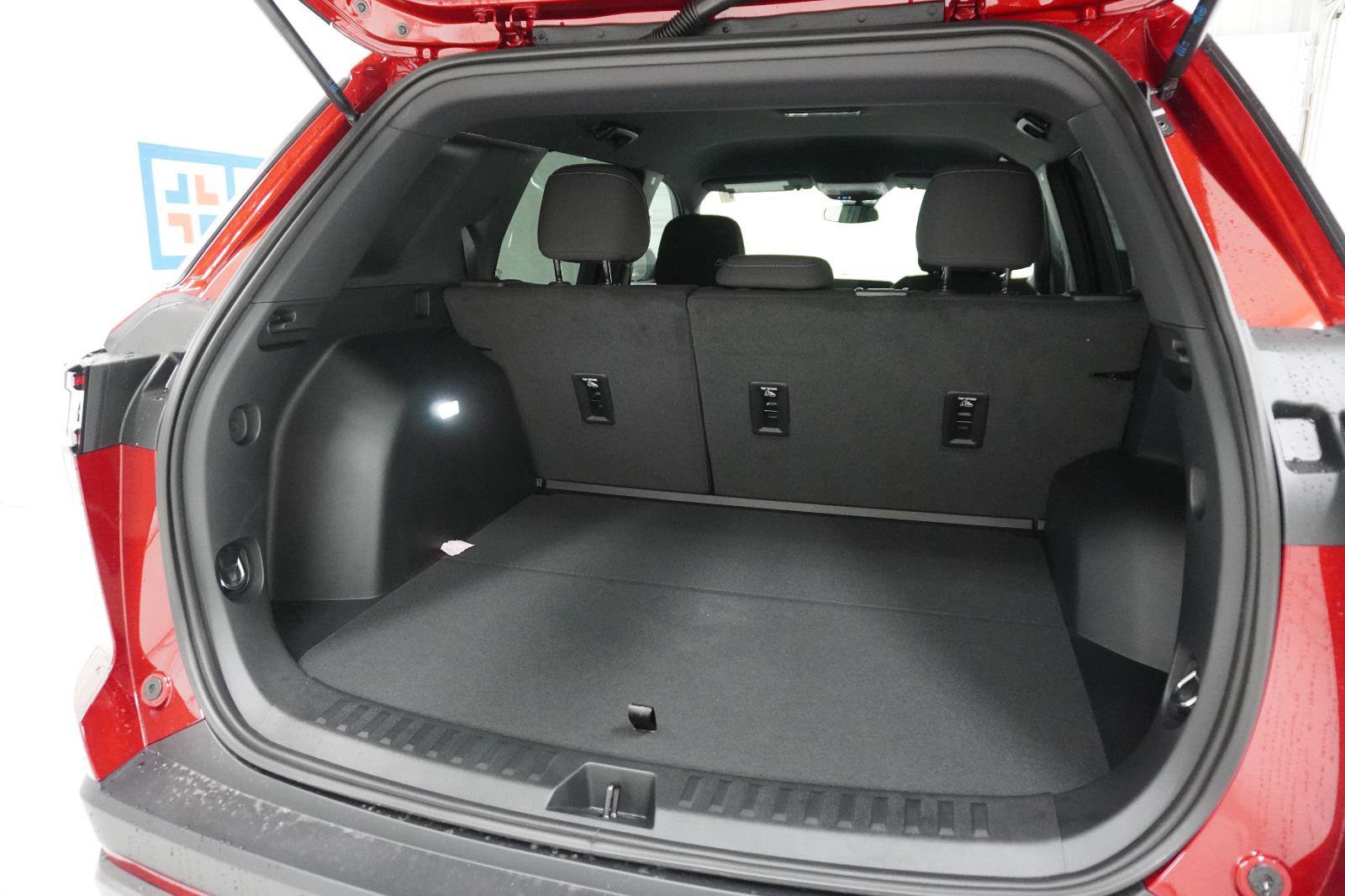 New 2026 Chevrolet Equinox LT w/ Midnight Edition image 7