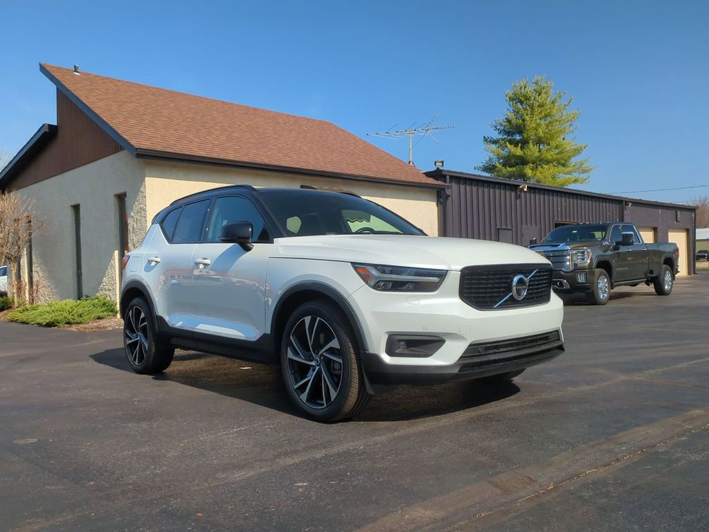 Used 2021 Volvo XC40 T5 R-Design AWD/4WD image 3