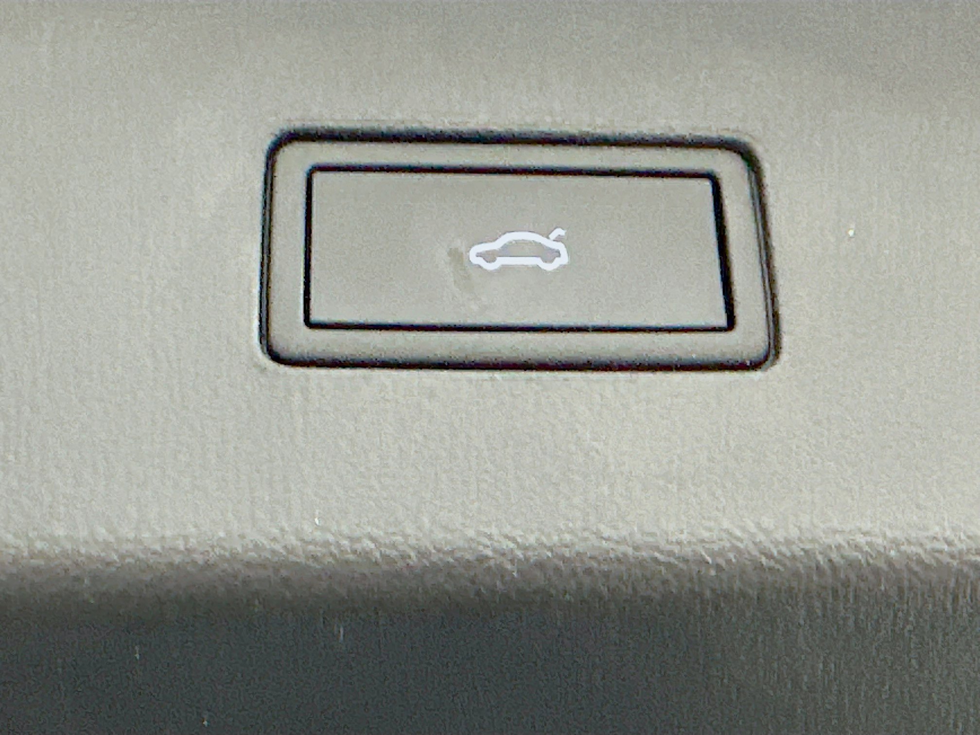 Used 2025 Volkswagen Atlas SE image 31