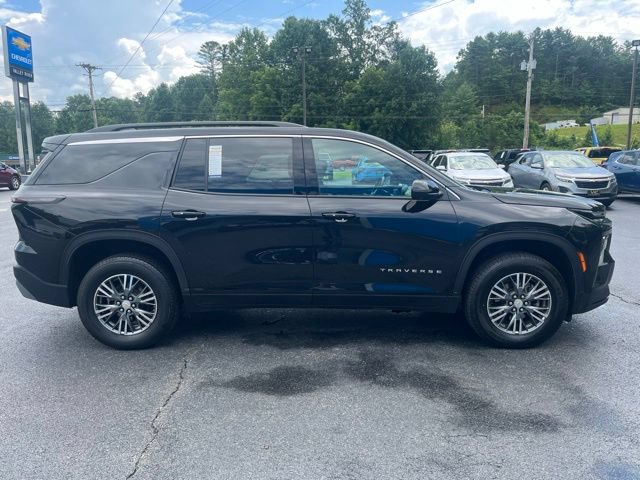 Used 2024 Chevrolet Traverse LT AWD/4WD image 5