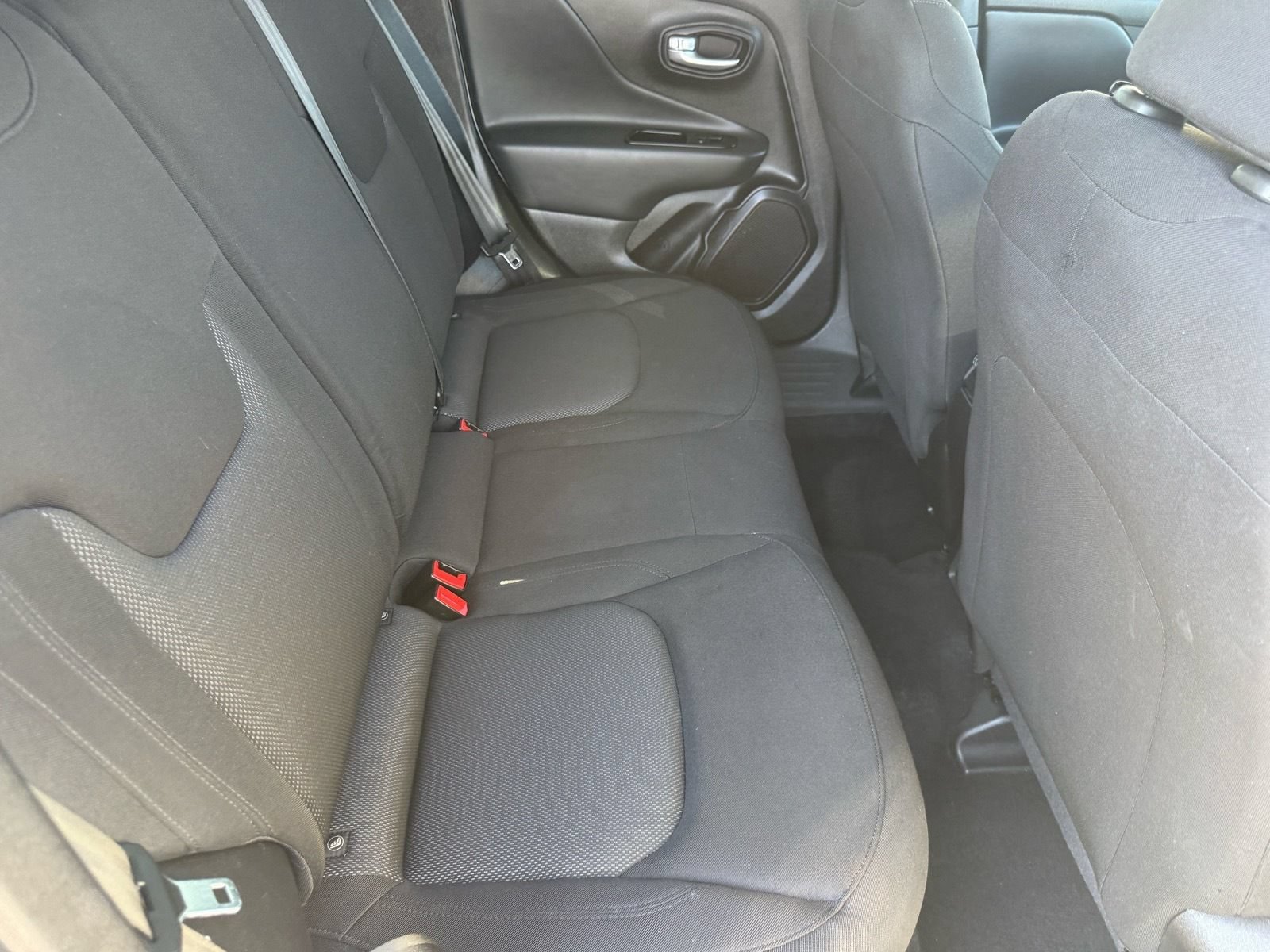Used 2023 Jeep Renegade Latitude AWD/4WD image 29