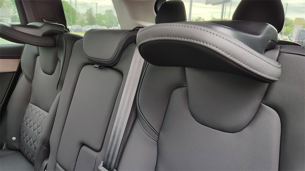 New 2026 Volvo XC90 B6 Plus w/ Protection Package image 30