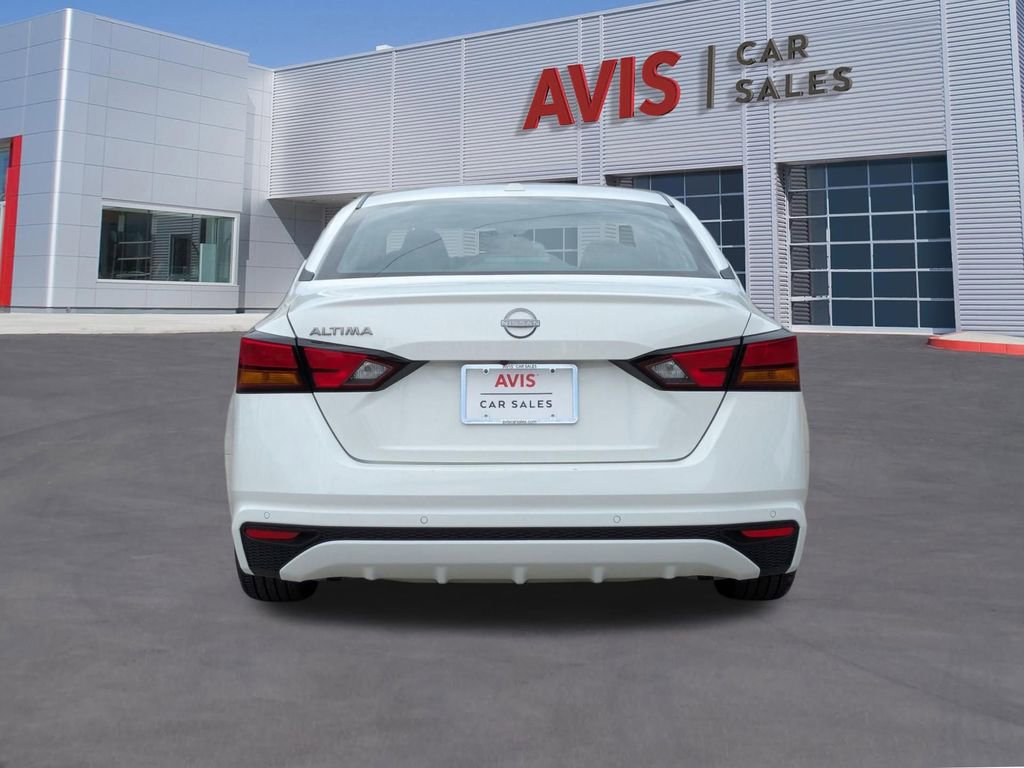 Used 2025 Nissan Altima 2.5 SV FWD image 7