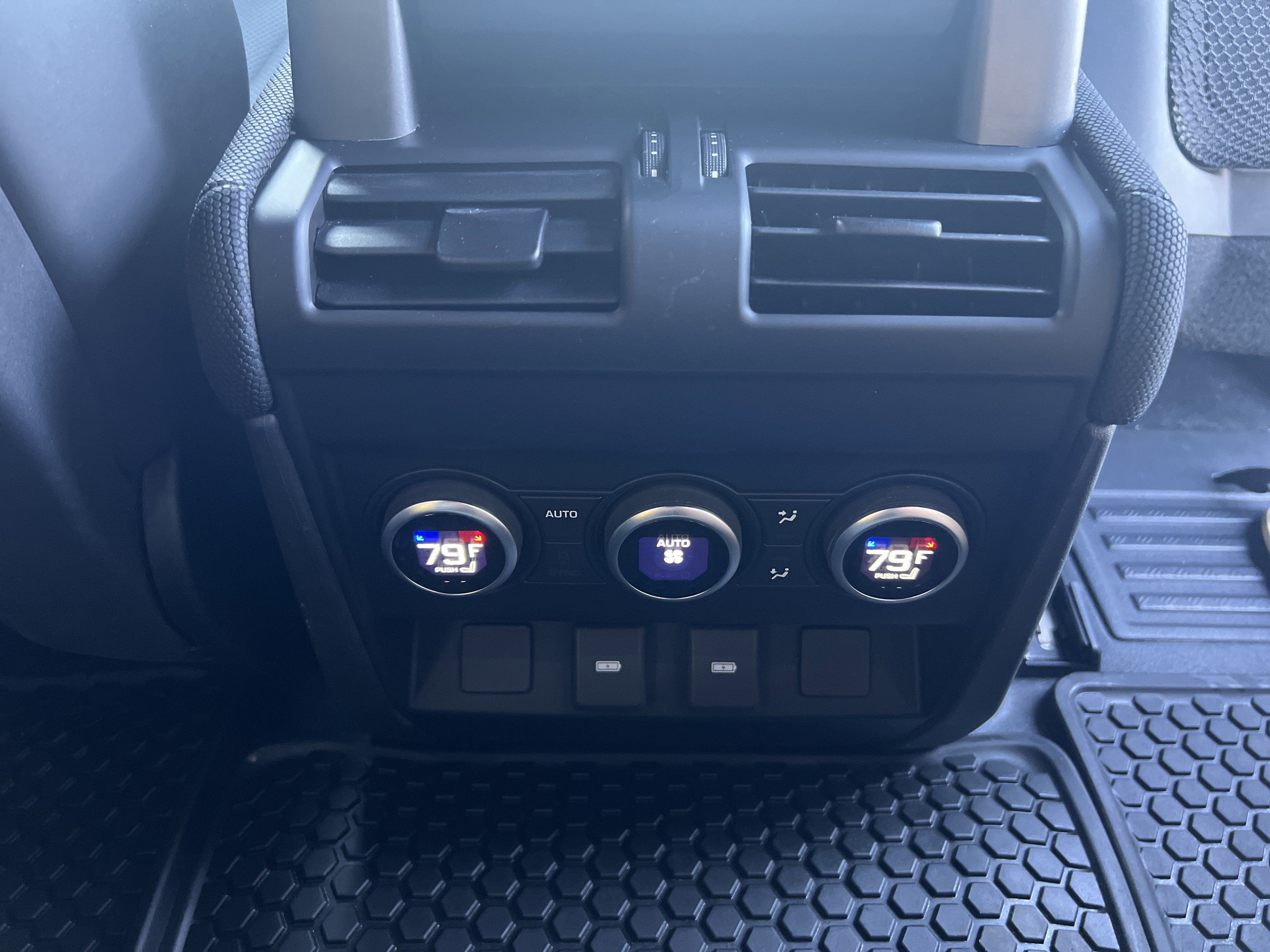 Used 2023 Land Rover Defender 110 75th Limited Edition image 12