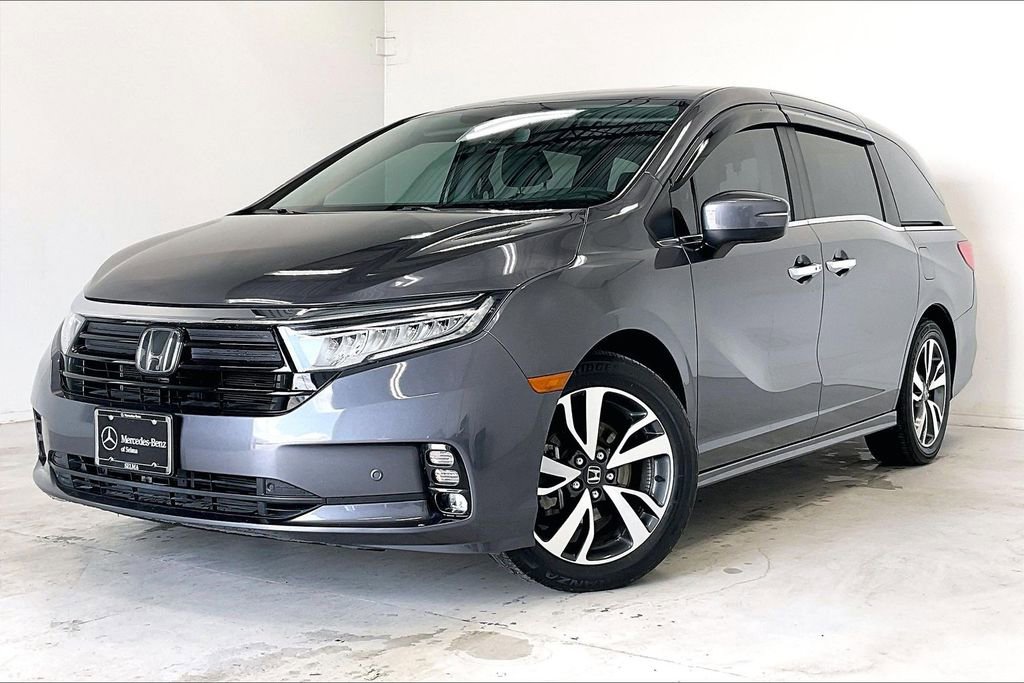 Used 2024 Honda Odyssey Touring image 2