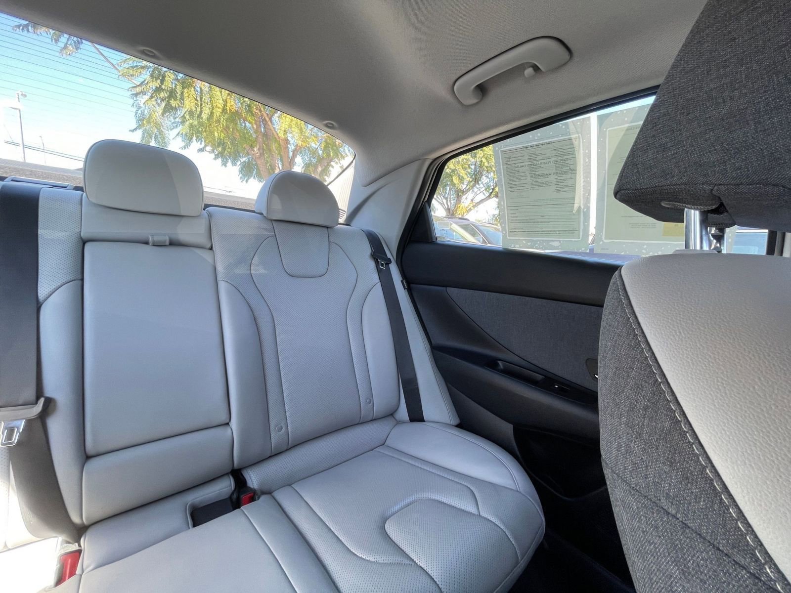 Used 2025 Hyundai Elantra Limited image 40