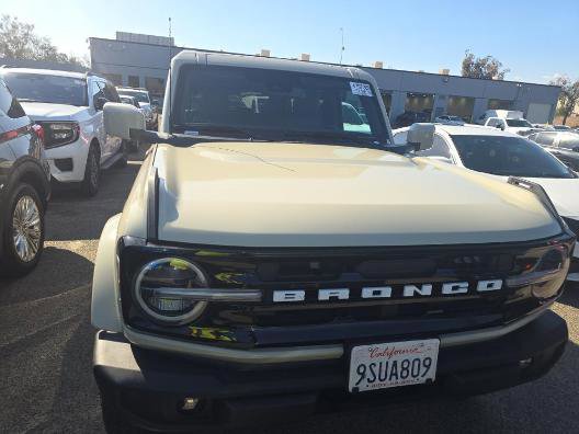 Used 2025 Ford Bronco Outer Banks AWD/4WD image 2