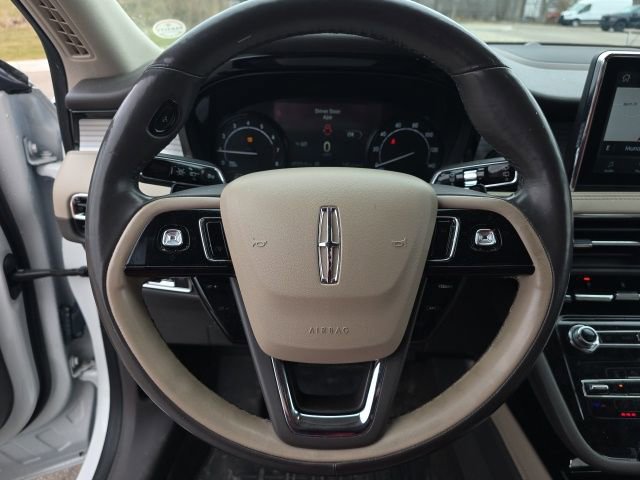 Used 2020 Lincoln Corsair AWD w/ Premium Package image 11