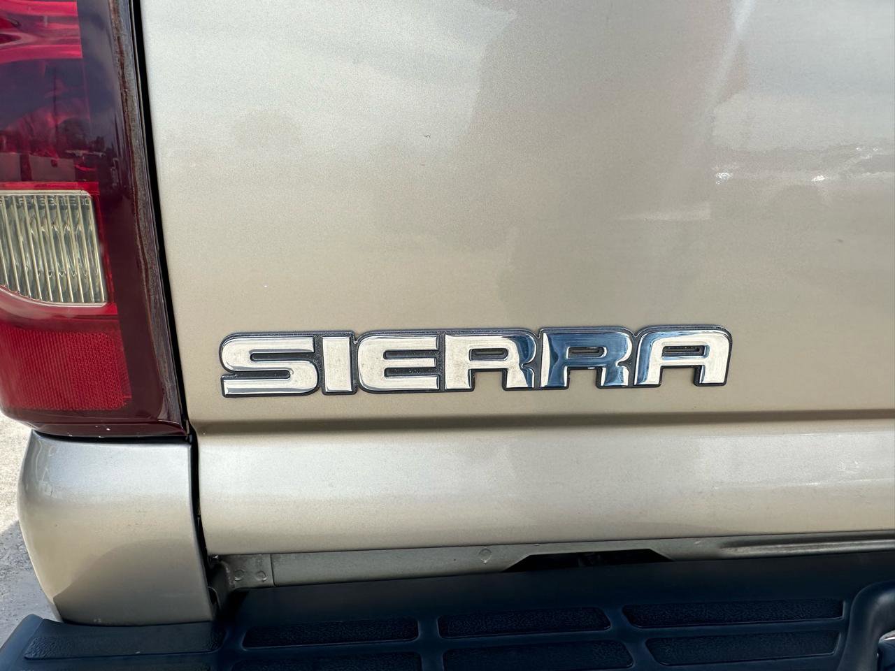 Used 2004 GMC Sierra 2500 SLE RWD image 15
