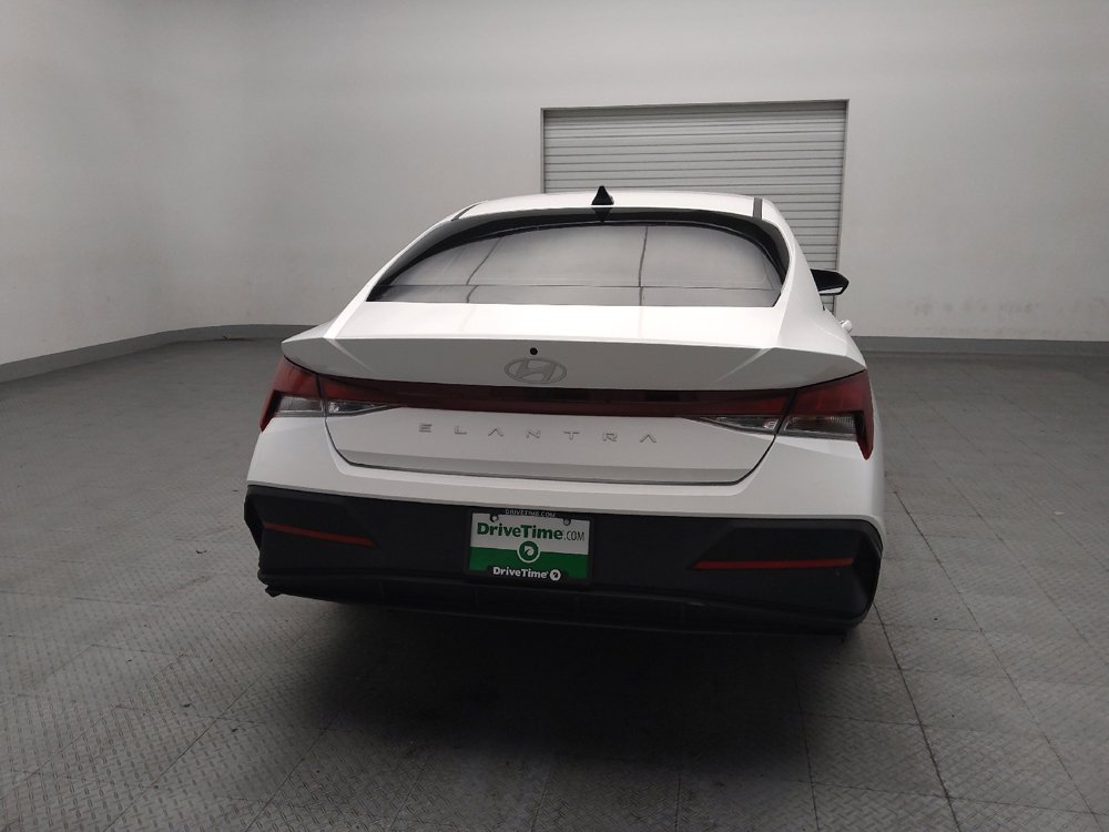 Used 2024 Hyundai Elantra SE FWD image 7