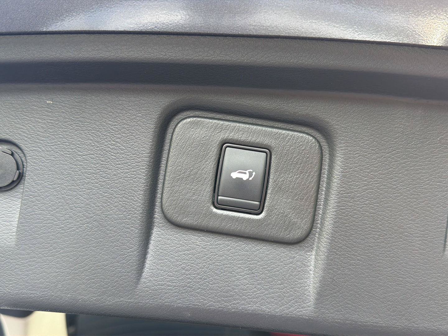 Used 2024 Nissan Murano Platinum w/ Cargo Package FWD image 38