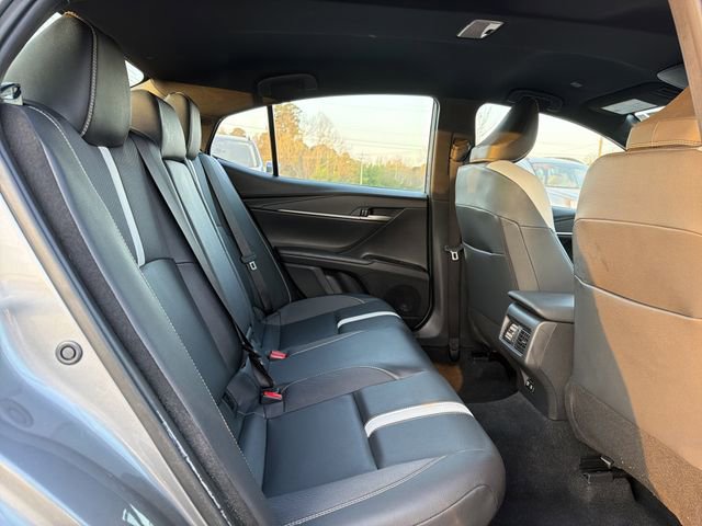Used 2025 Toyota Camry SE image 16