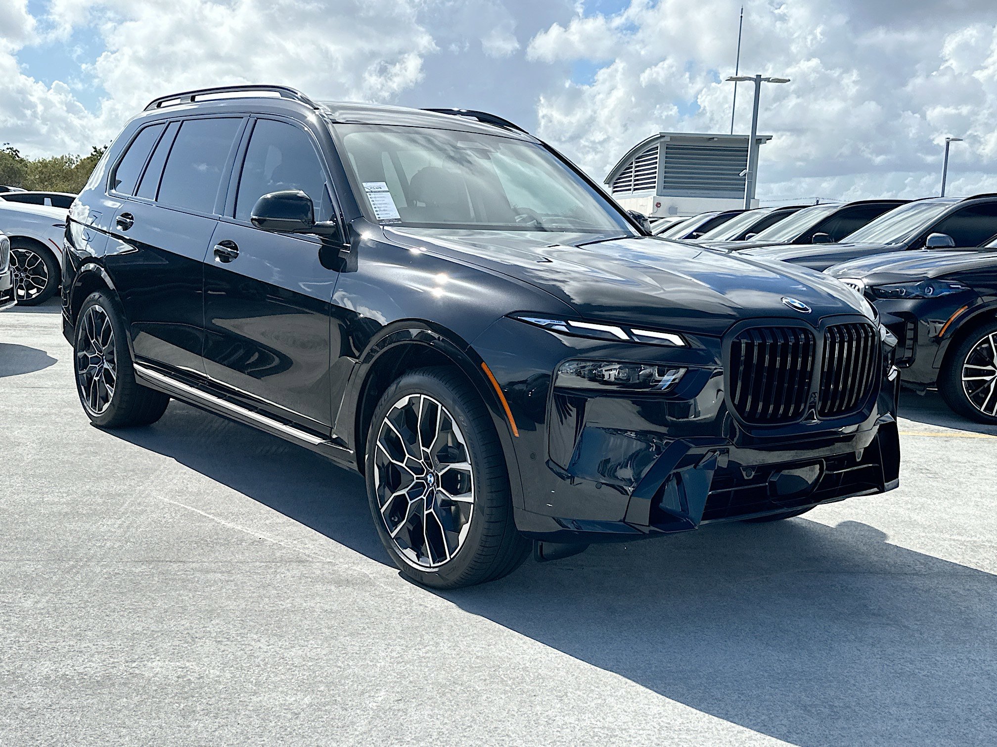 New 2026 BMW X7 xDrive40i w/ M Sport Package
