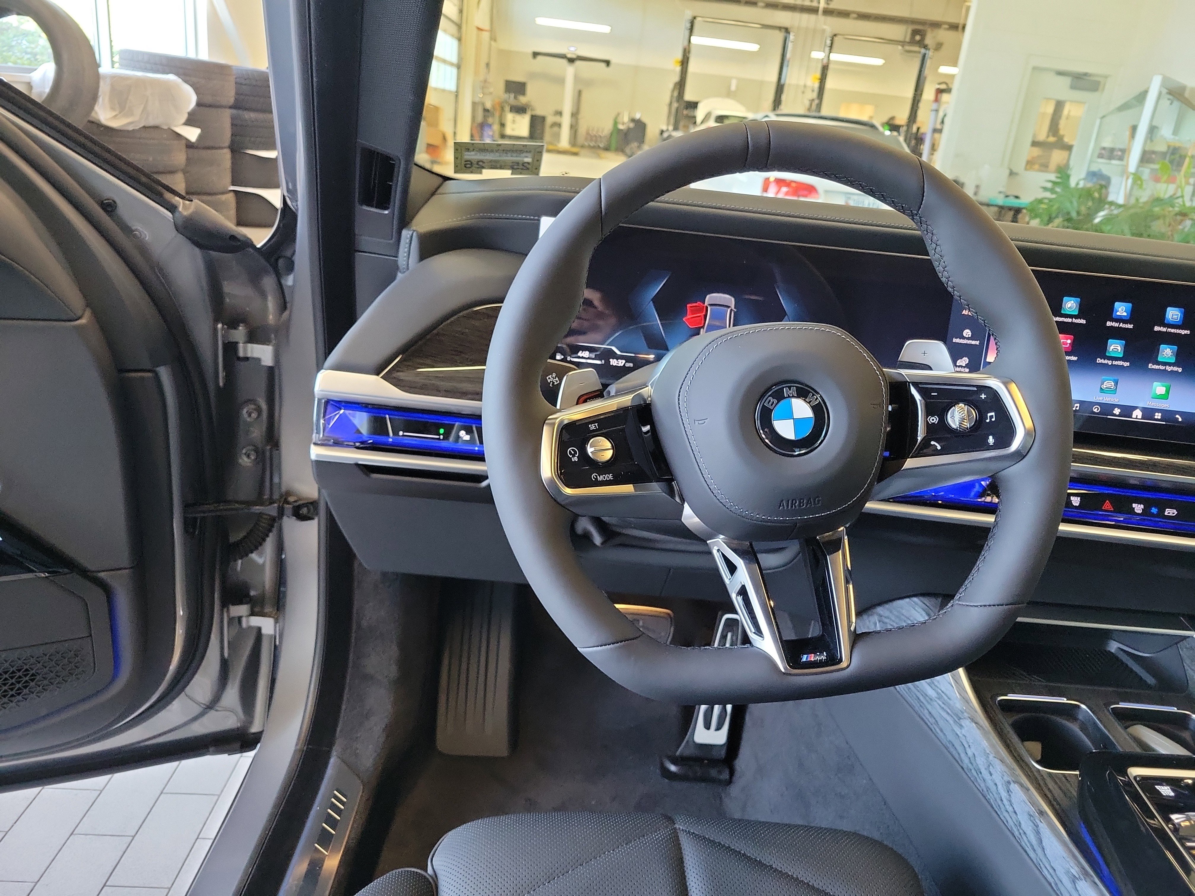 Used 2025 BMW 740i xDrive image 19