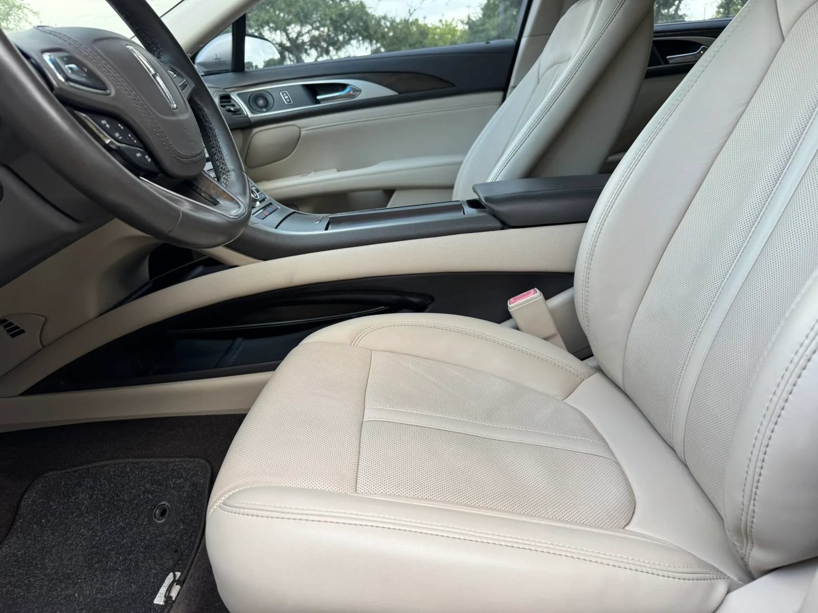 Used 2018 Lincoln MKZ Reserve w/ Technology Package FWD image 9