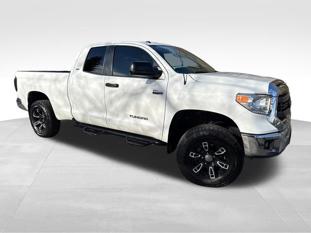 Used 2015 Toyota Tundra SR5 w/ SR5 Upgrade Package image 1