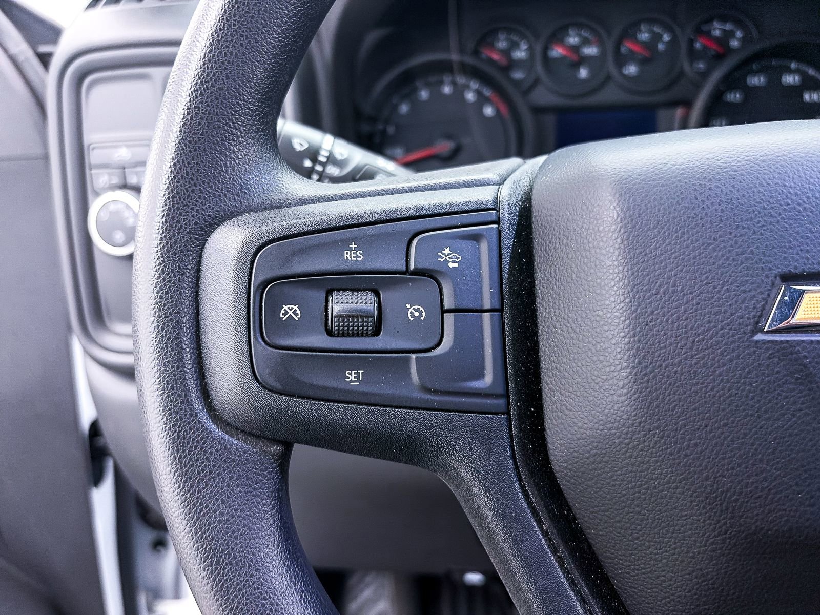 Used 2025 Chevrolet Silverado 1500 Custom w/ LPO, Dark Essentials Package image 27