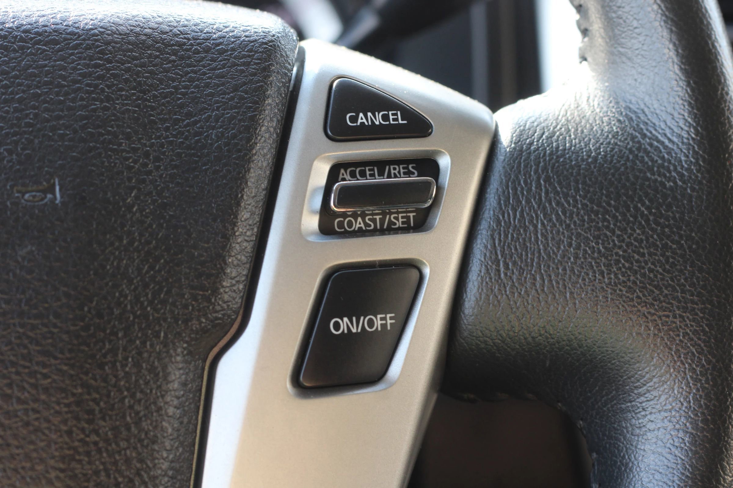 Used 2016 Nissan Titan SL AWD/4WD image 17