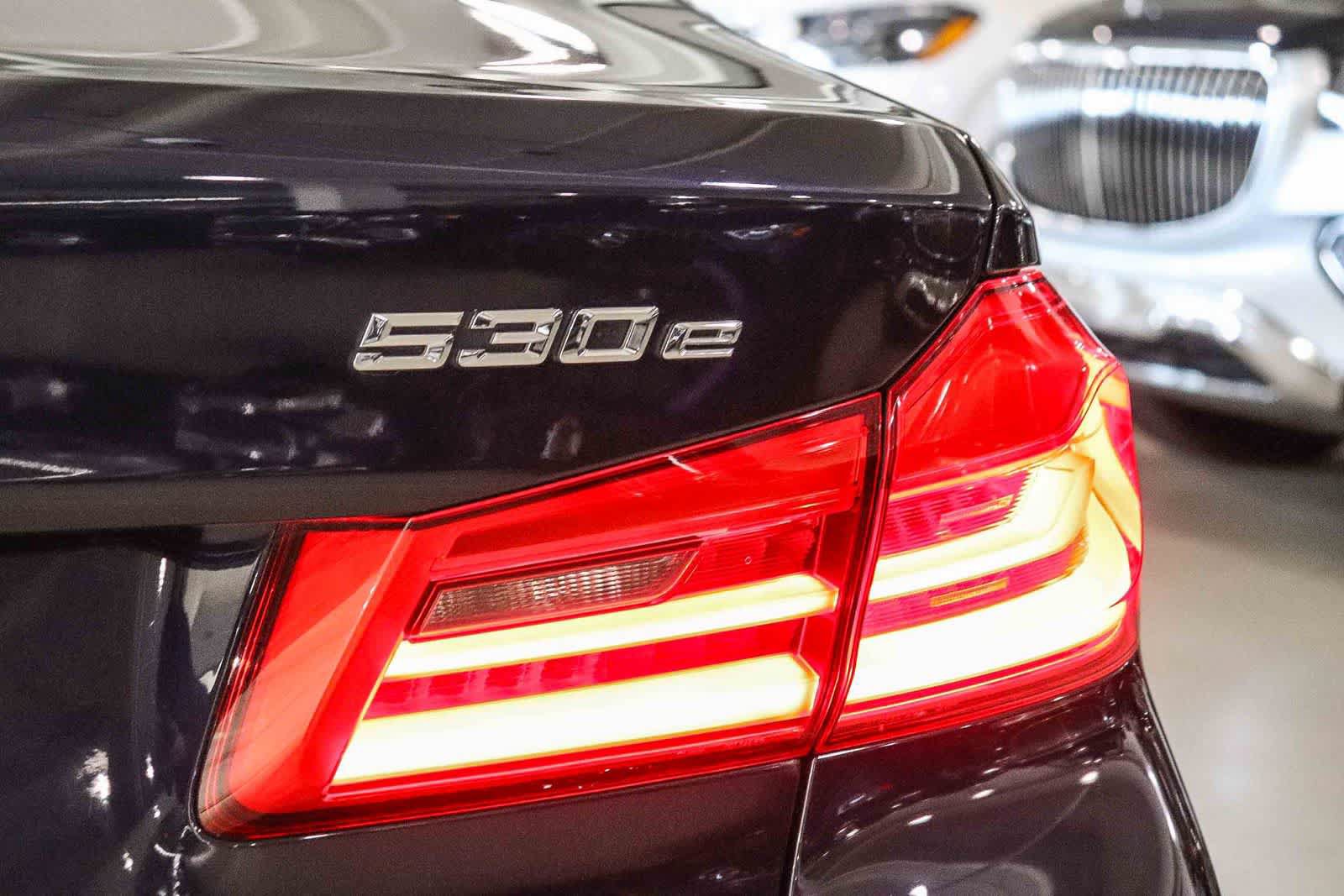Used 2019 BMW 530e w/ Convenience Package RWD image 11