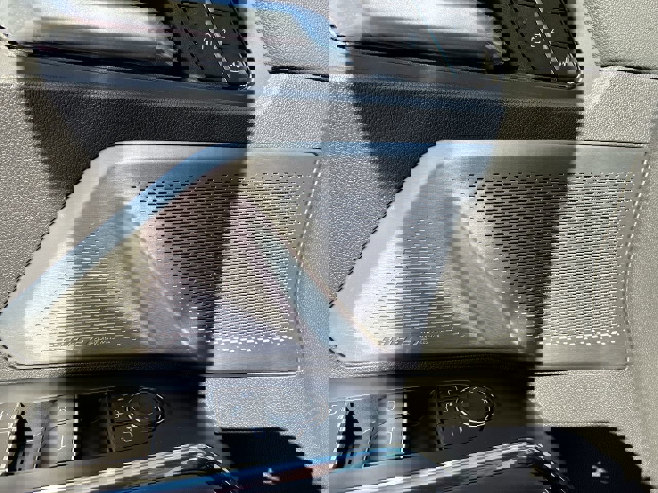 New 2026 GMC Acadia Denali Ultimate w/ LPO, Floor Liner Package image 60