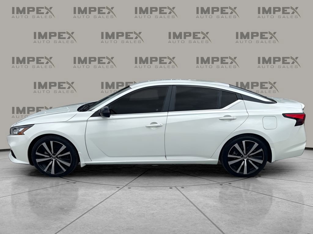 Used 2021 Nissan Altima 2.5 SR FWD image 2