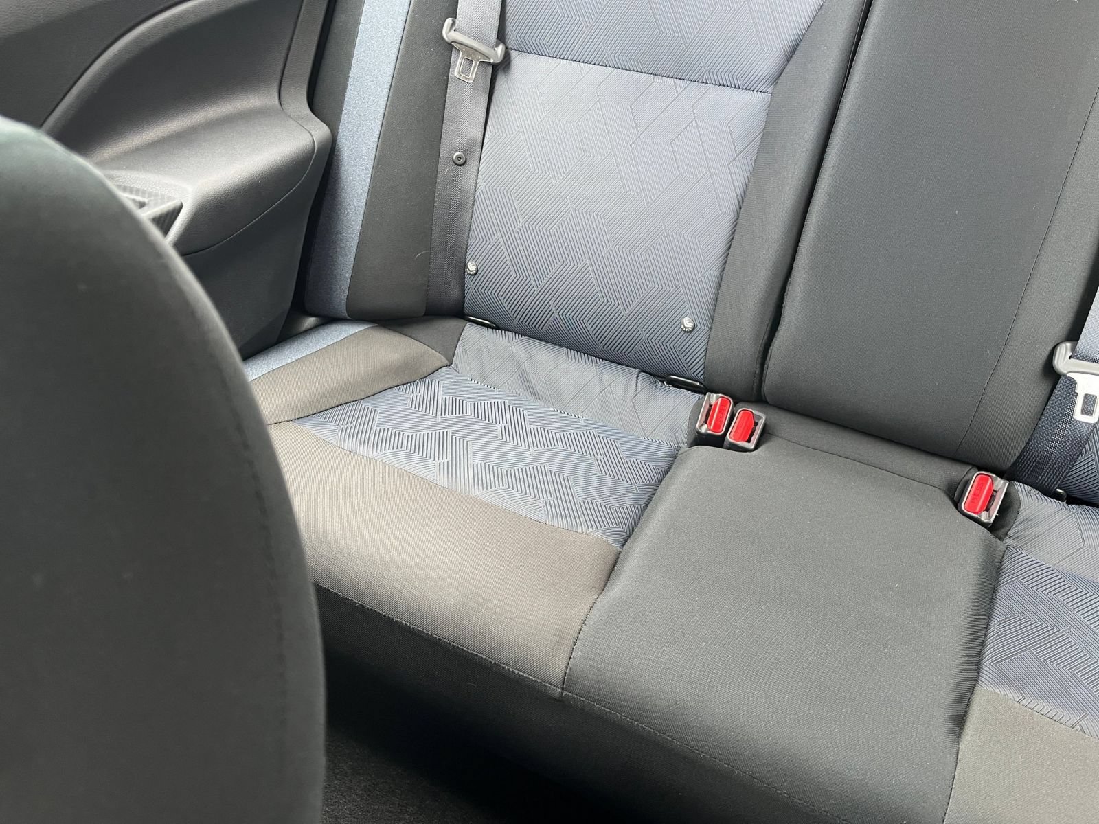 Used 2025 Nissan Versa SV FWD image 38