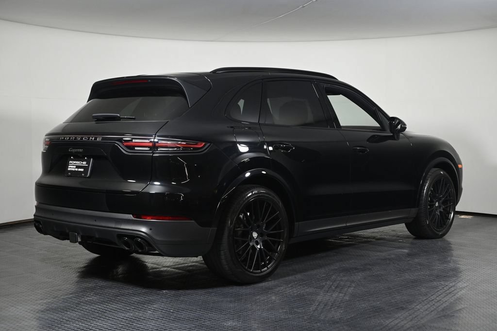 Certified 2023 Porsche Cayenne Platinum Edition AWD/4WD image 7