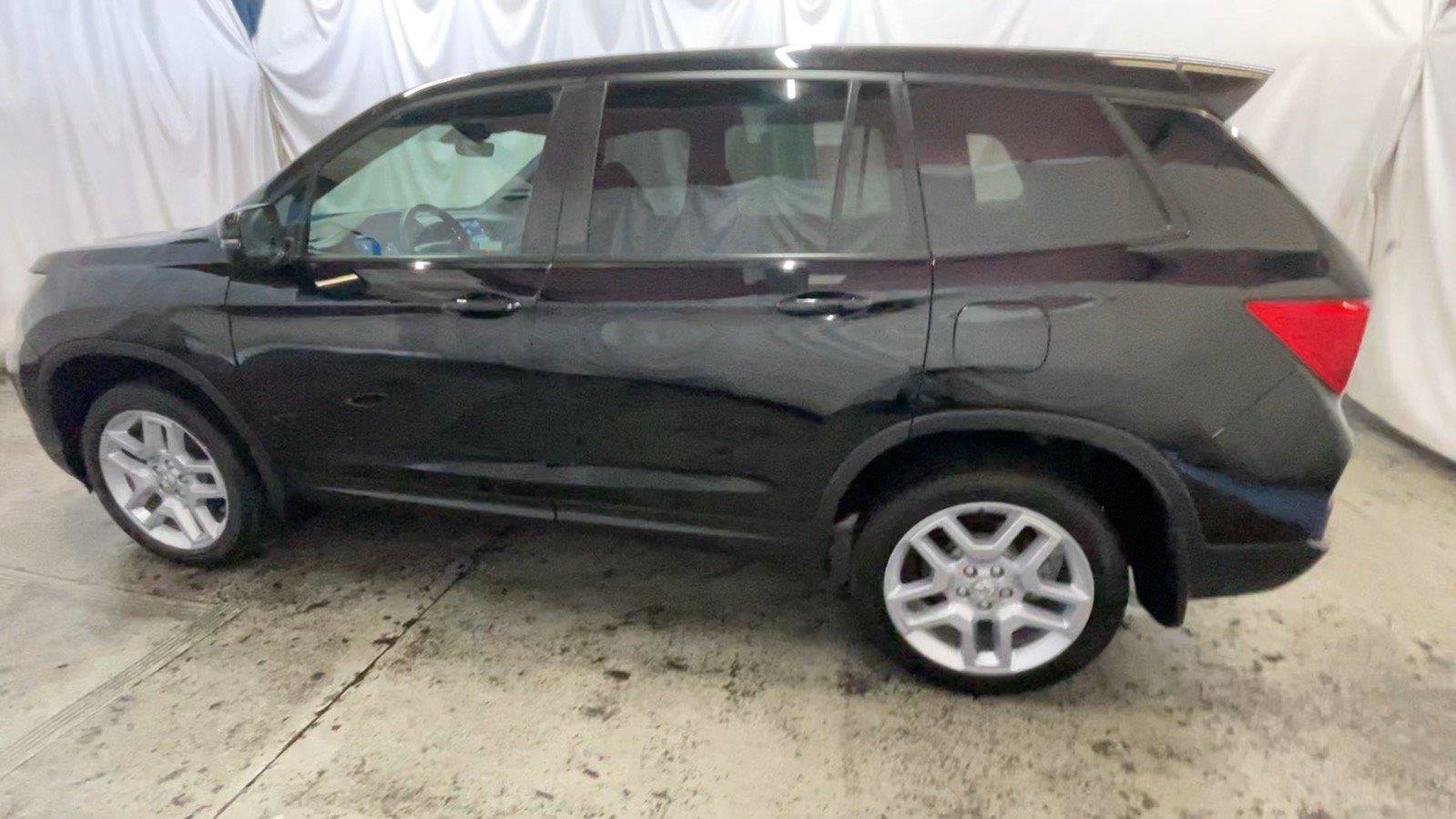 Certified 2025 Honda Passport EX-L image 12