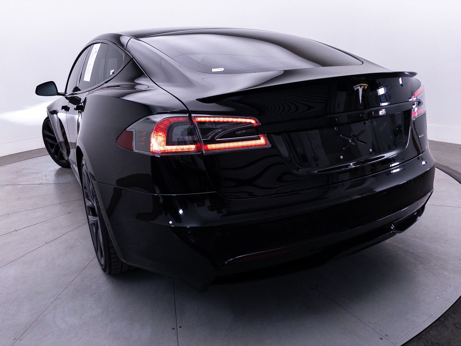 Used 2021 Tesla Model S Plaid AWD/4WD image 4