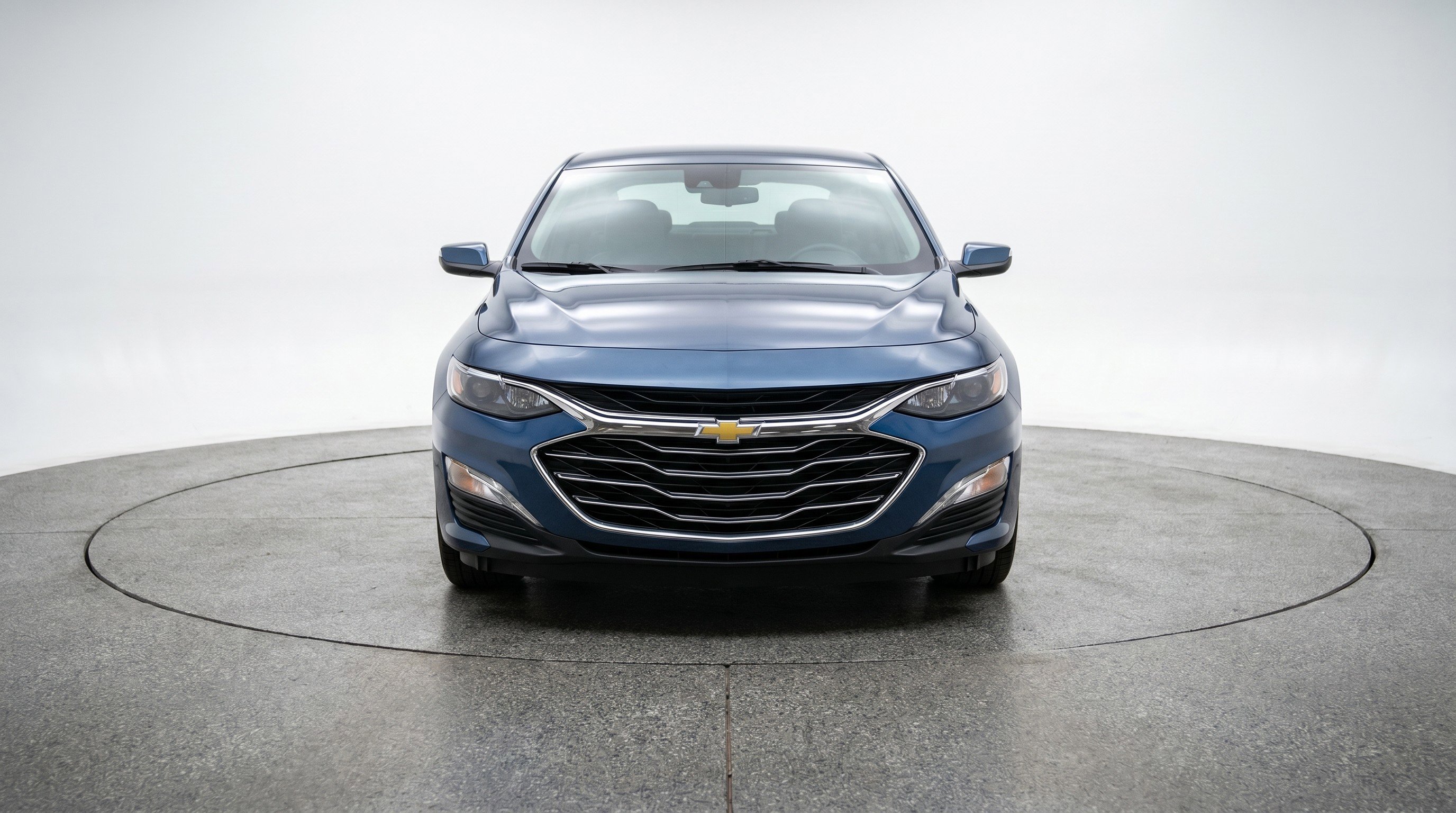 Used 2024 Chevrolet Malibu LT FWD image 2