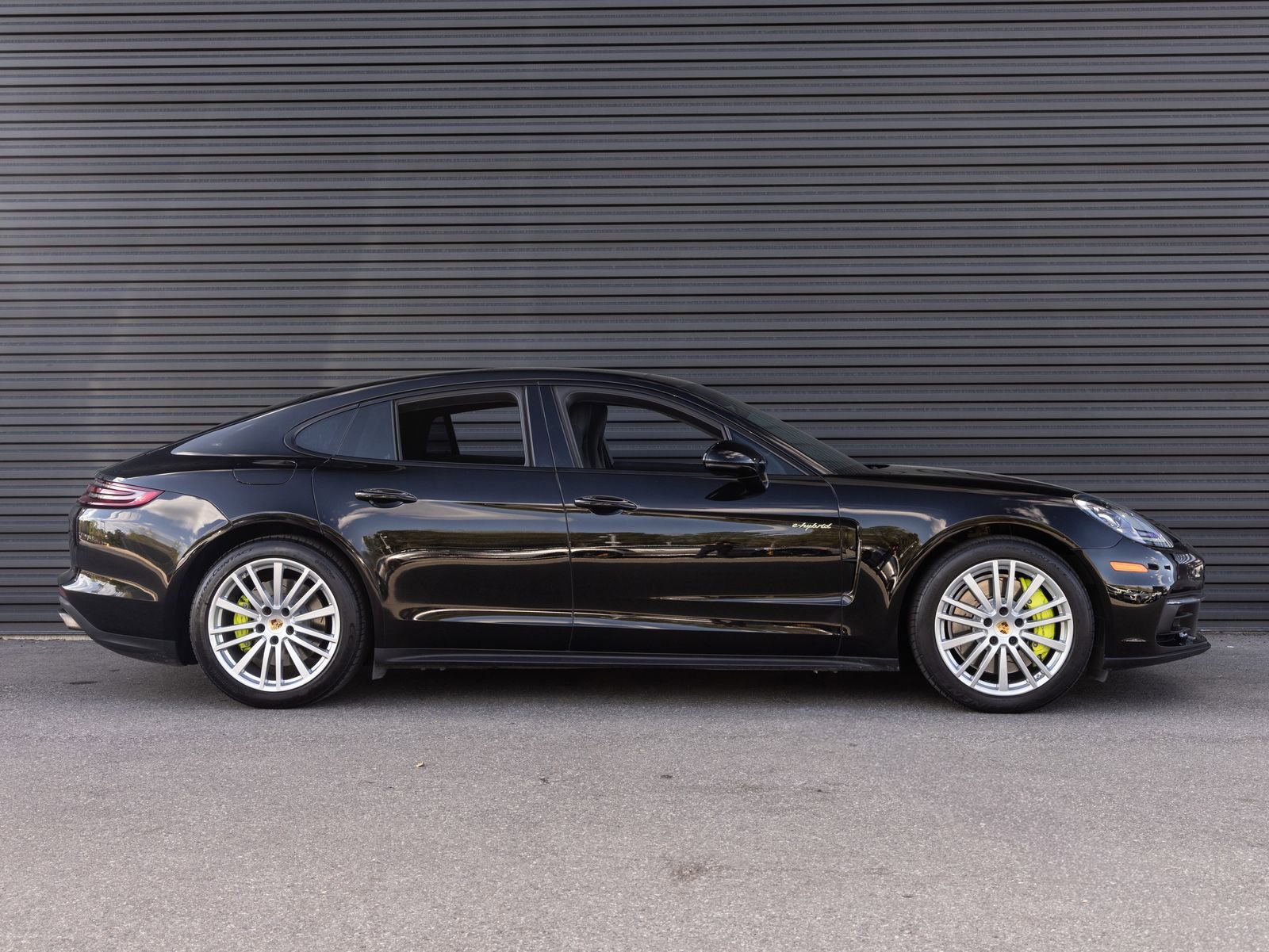 Used 2018 Porsche Panamera 4 image 8