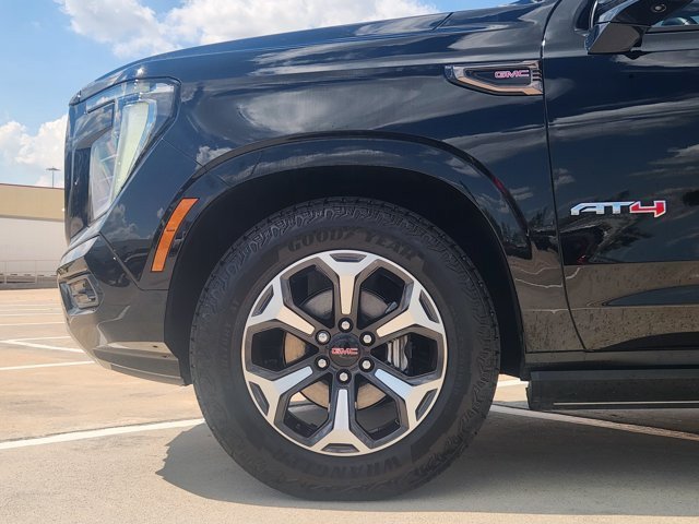 Used 2025 GMC Yukon AT4 Ultimate AWD/4WD image 8