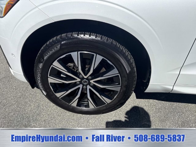 Used 2023 Volvo XC60 B5 Plus AWD/4WD image 13