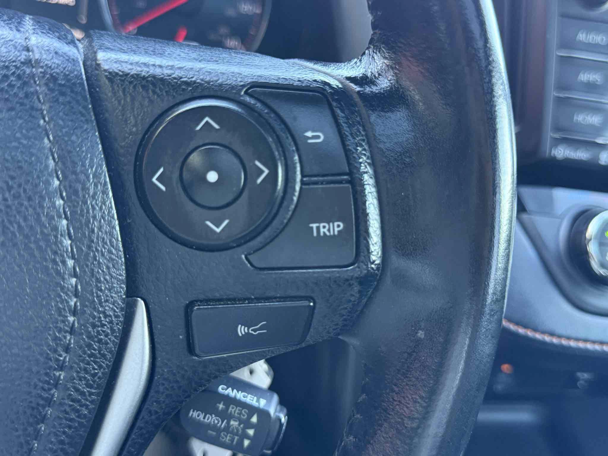 Used 2018 Toyota RAV4 SE w/ All Weather Liner Package FWD image 25