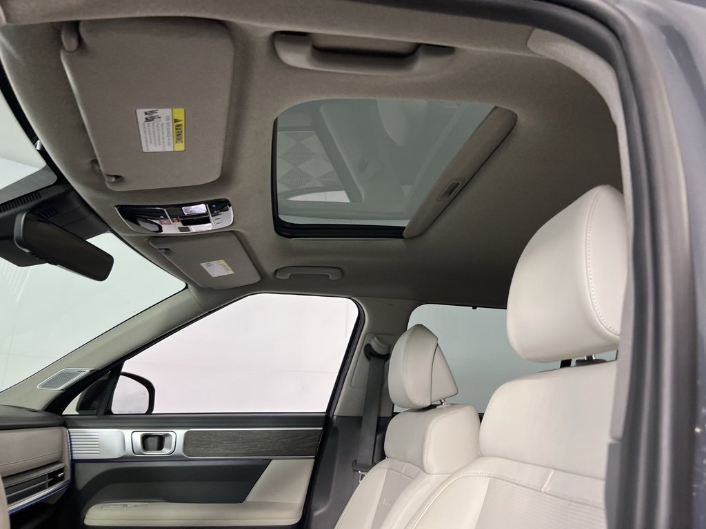 Used 2024 Hyundai Santa Fe Limited image 31