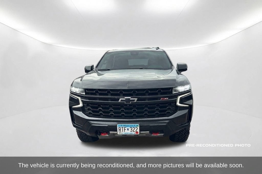 Used 2023 Chevrolet Suburban Z71 w/ Luxury Package AWD/4WD image 2