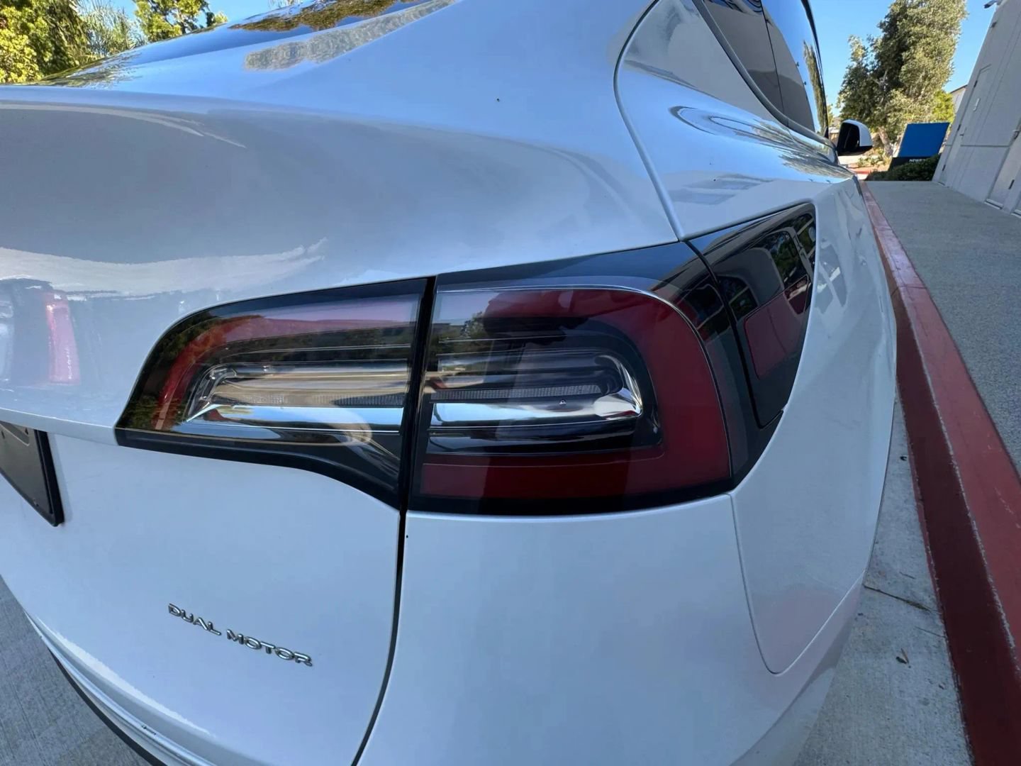 Used 2022 Tesla Model Y Long Range AWD/4WD image 25