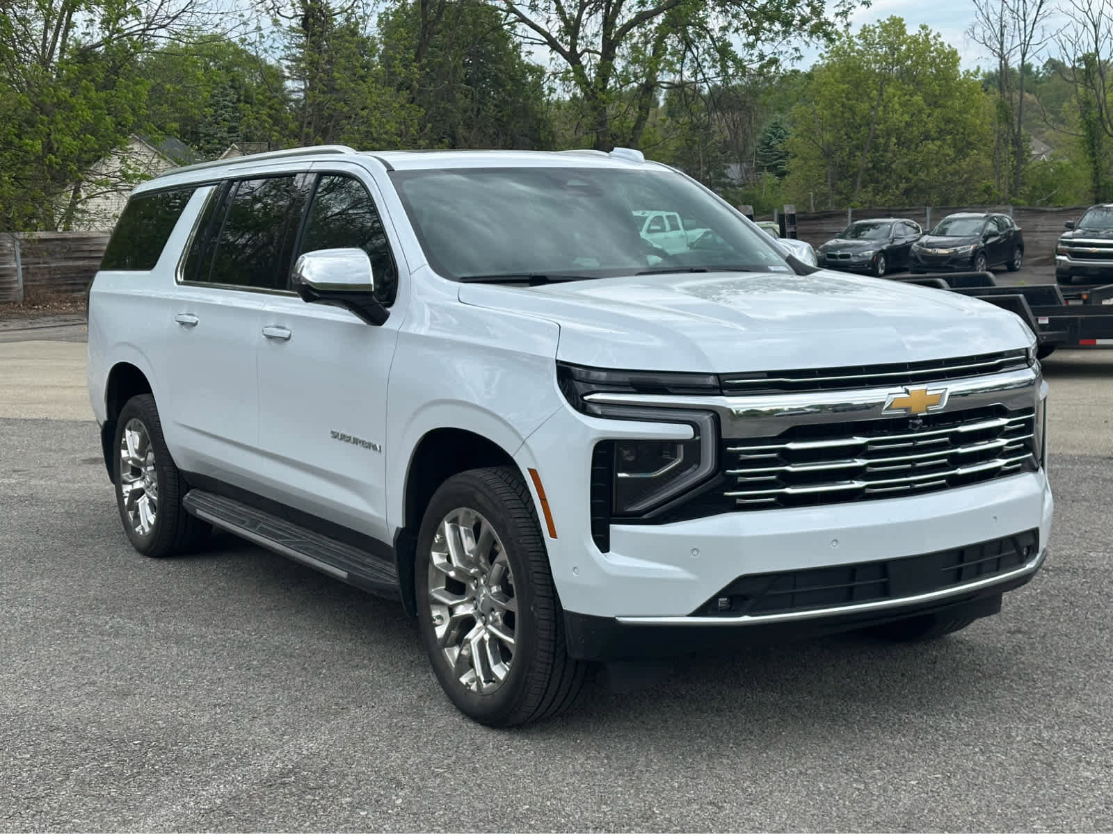 Used 2026 Chevrolet Suburban Premier AWD/4WD image 3