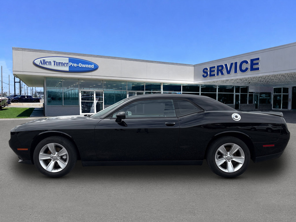 Used 2023 Dodge Challenger SXT RWD image 5
