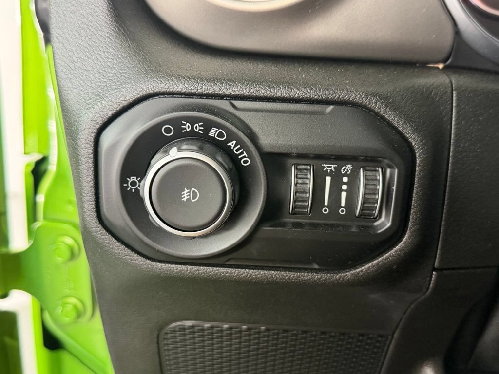 Used 2018 Jeep Wrangler Unlimited Sport S AWD/4WD image 44