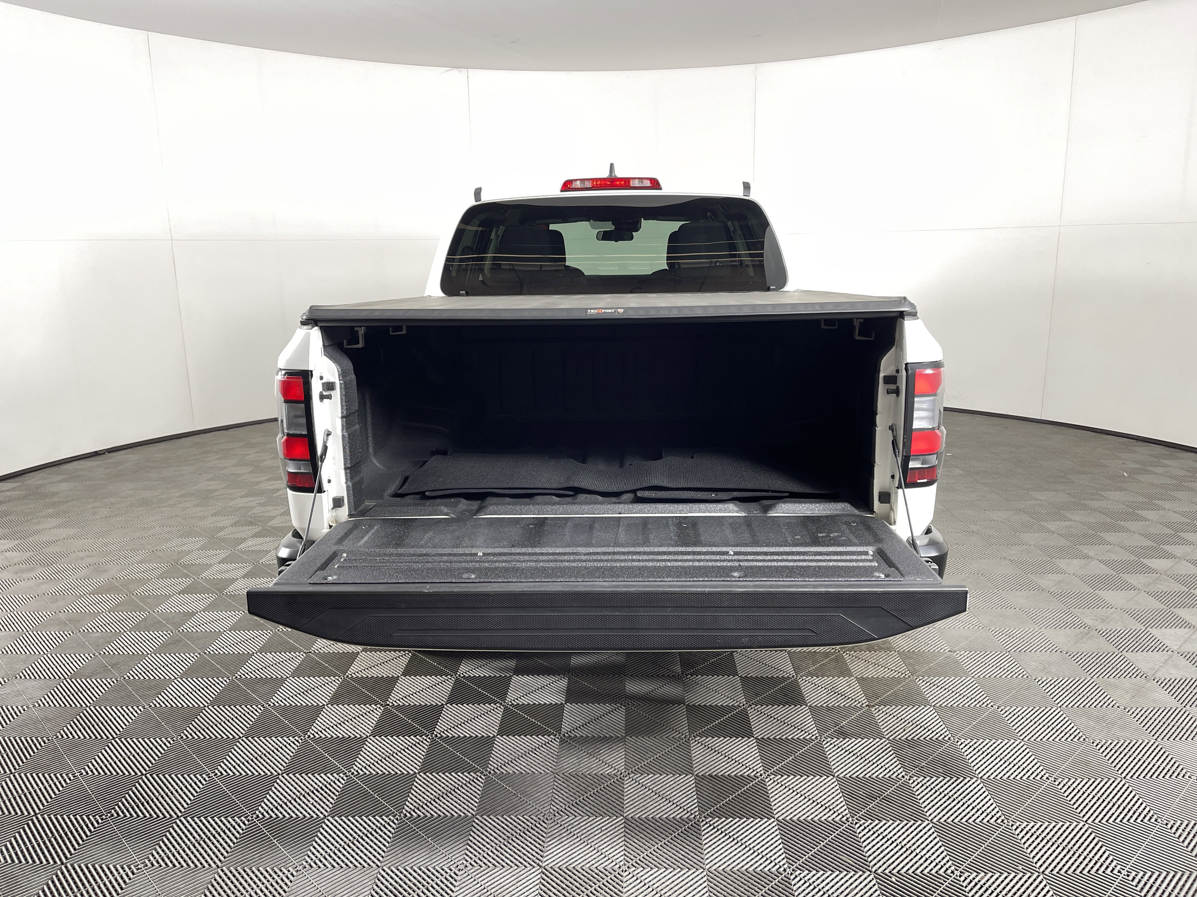 Used 2022 Nissan Frontier S w/ Technology Package image 7