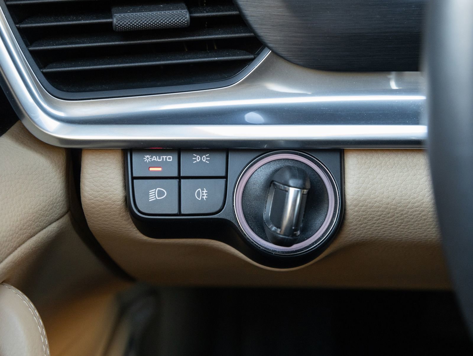 Certified 2023 Porsche Panamera 4 Platinum Edition image 17