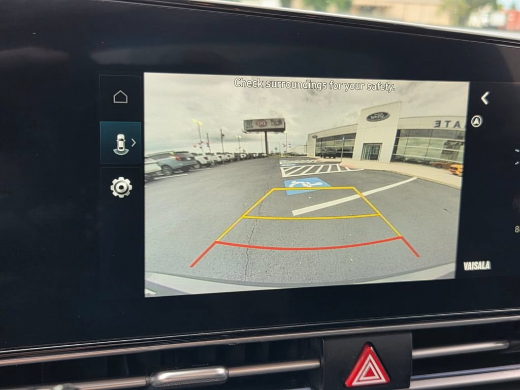 Used 2024 Hyundai Elantra SEL FWD image 23
