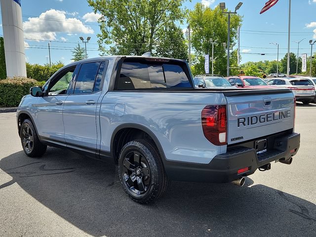 Used 2025 Honda Ridgeline Black Edition image 4